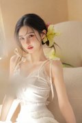 正在事发酒店内多次挽劝女友 